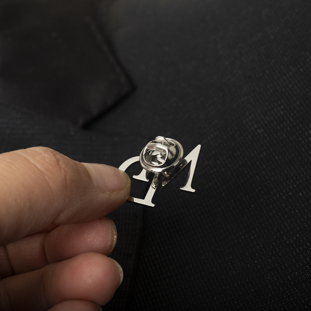 Tangula Custom Initials Brooch - Grooming Kit recension och pris